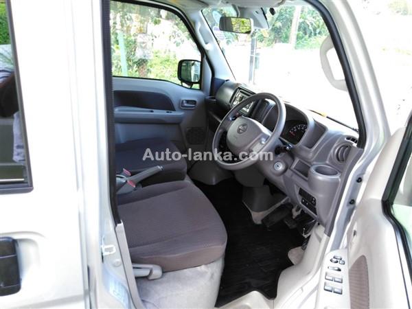 Nissan NISSAN   NV  100   GX   CLIPPER 2015 Vans For Sale in SriLanka 