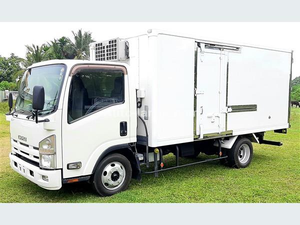 Isuzu ELF FREEZER TRUCK 15 FT (6 BOLTS) 2015 Trucks For Sale in SriLanka 
