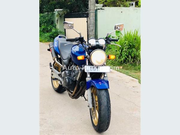Honda HORNET CHASSIS 130 2017 Motorbikes For Sale in SriLanka 