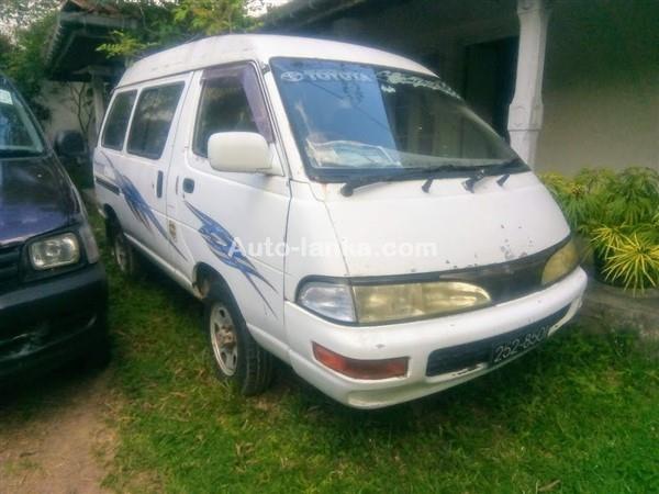 Toyota 252-85xx CR36 TOWNACE LOTTO 4X4 1999 Vans For Sale in SriLanka 