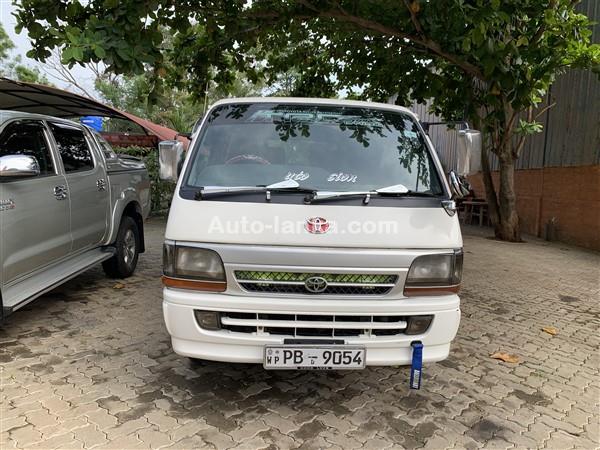Toyota Dolpin 2015 Vans For Sale in SriLanka 