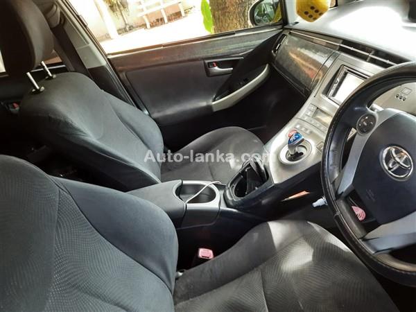 Toyota Prius S grade 2013 Cars For Sale in SriLanka 