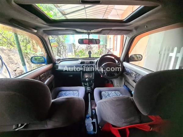 Nissan March HK11 1.3L Limited Sunroof Edition 2001 Cars For Sale in SriLanka 