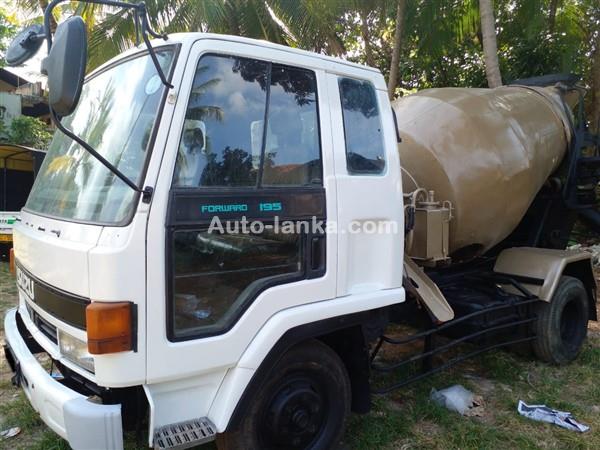 Isuzu Juston concrete mixure 1992 Trucks For Sale in SriLanka 