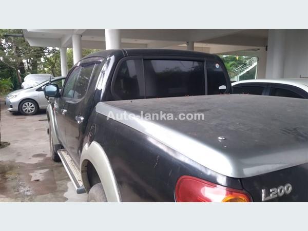 Mitsubishi L 200 Warrier double cab 2006 Pickups For Sale in SriLanka 