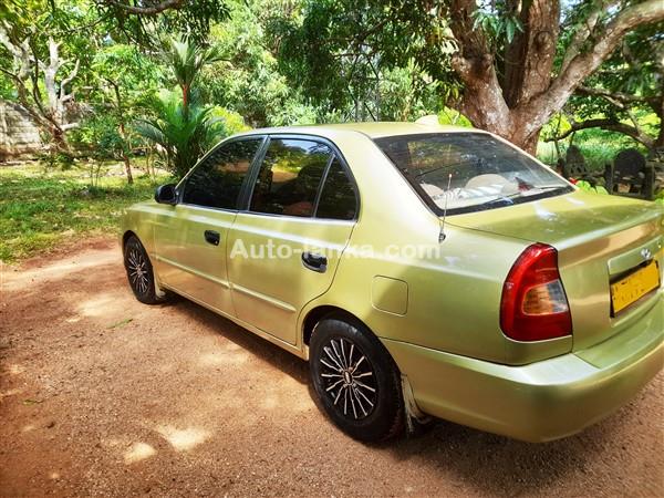 Hyundai Accent GLS - Japan 2001 Cars For Sale in SriLanka 