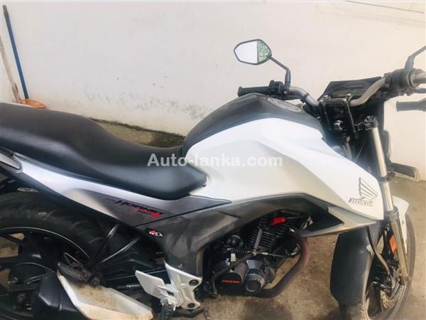 Honda CB Hornet 2016 Motorbikes For Sale in SriLanka 