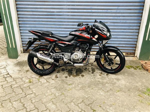 Bajaj pulsar 180 2017 Motorbikes For Sale in SriLanka 