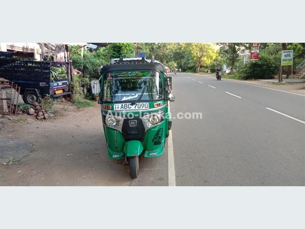 Bajaj 4 Stroke Three Wheel 2015 Three Wheelers For Sale in SriLanka 