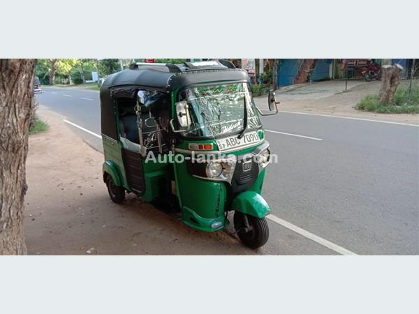 Bajaj 4 Stroke Three Wheel 2015 Three Wheelers For Sale in SriLanka 