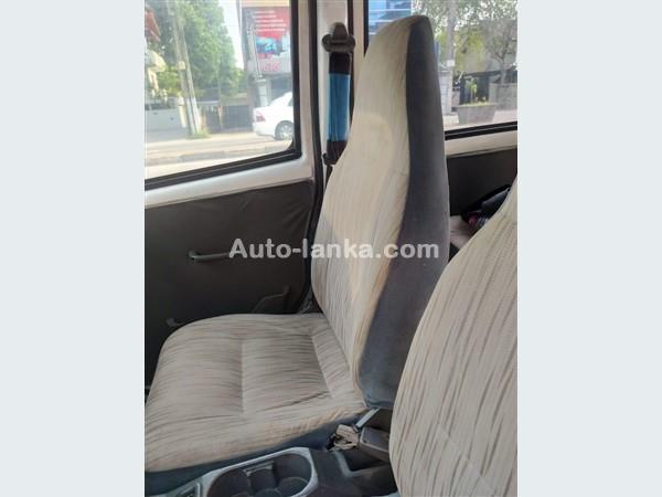 Mitsubishi Mini Cab 2000 Vans For Sale in SriLanka 