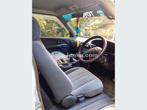 Toyota Town Ace CR27 Lotto 1993 Vans For Sale in SriLanka 