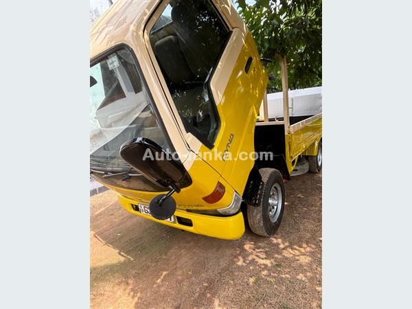 Toyota Dyna 1995 Trucks For Sale in SriLanka 