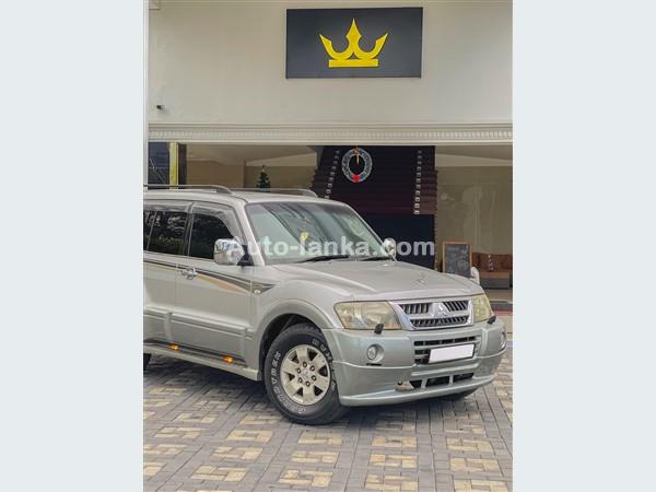 Mitsubishi Montero 2004 Jeeps For Sale in SriLanka 