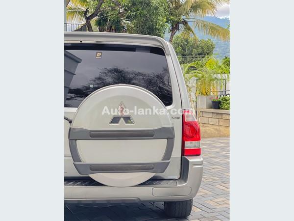 Mitsubishi Montero 2004 Jeeps For Sale in SriLanka 