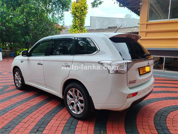 Mitsubishi outlander 2015 Jeeps For Sale in SriLanka 