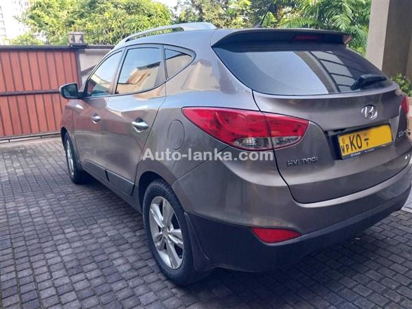Hyundai TUCSON 2015 Jeeps For Sale in SriLanka 