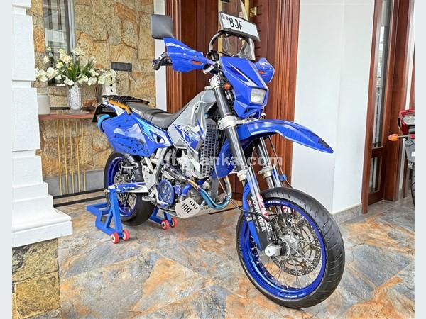 Suzuki DRZ-ORIGINAL 400CC  REGISTRATION 2015 Motorbikes For Sale in SriLanka 