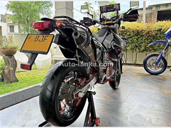 Suzuki DRZ-ORIGINAL 400CC  REGISTRATION 2013 Motorbikes For Sale in SriLanka 