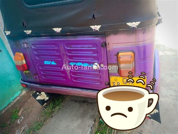 Bajaj 2 Stroke Three Wheel 2005 Three Wheelers For Sale in SriLanka 