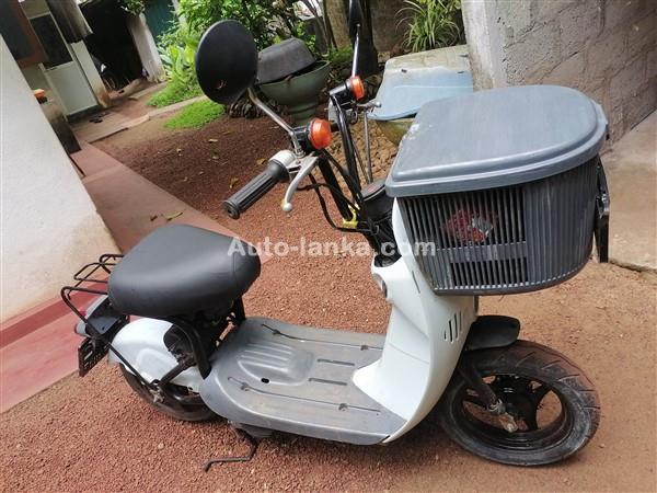 Suzuki 48 cc 2015 Motorbikes For Sale in SriLanka 