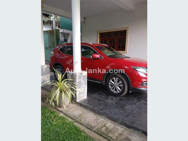 Nissan X - Trail Hybrid 2015 Jeeps For Sale in SriLanka 