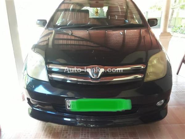 Toyota Ist 2004 Cars For Sale in SriLanka 