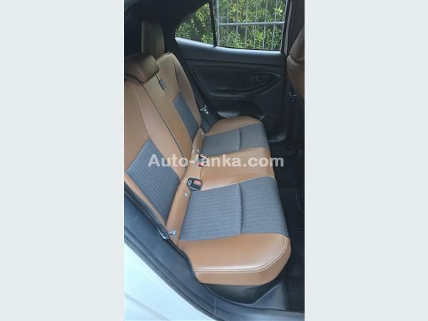 Toyota 𝗬𝗮𝗿𝗶𝘀 𝗖𝗿𝗼𝘀𝘀 𝗛𝘆𝗯𝗿𝗶𝗱 𝗭 𝗔𝗱𝘃𝗲𝗻𝘁𝘂𝗿𝗲 2023 Jeeps For Sale in SriLanka 