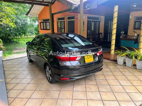 Honda Grace Ex 2015 Cars For Sale in SriLanka 