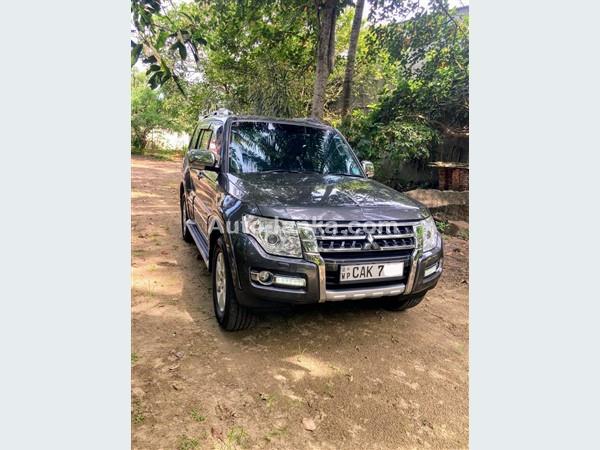 Mitsubishi Montero GLS ( DID ) 2015 Jeeps For Sale in SriLanka 