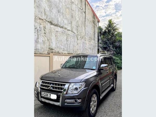 Mitsubishi Montero GLS ( DID ) 2015 Jeeps For Sale in SriLanka 