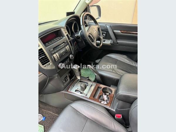Mitsubishi Montero GLS ( DID ) 2015 Jeeps For Sale in SriLanka 