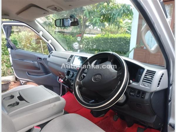 Toyota KDH 200 GL 2004 Vans For Sale in SriLanka 