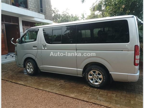 Toyota KDH 200 GL 2004 Vans For Sale in SriLanka 