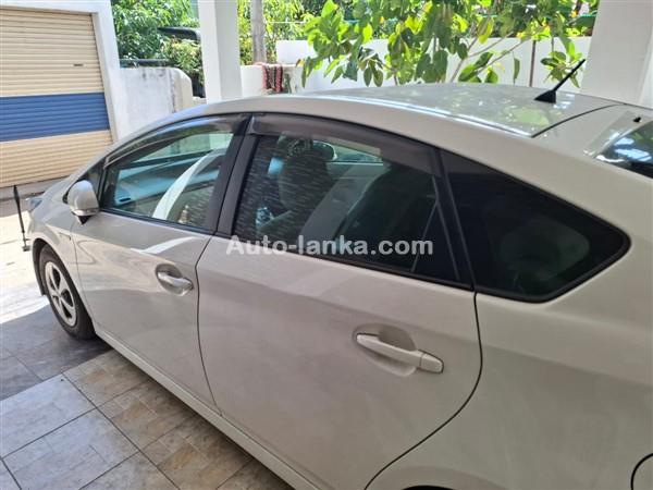 Toyota Prius S Grade 2012 Cars For Sale in SriLanka 