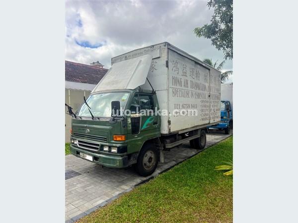 Daihatsu Lorry 2000 Trucks For Sale in SriLanka 