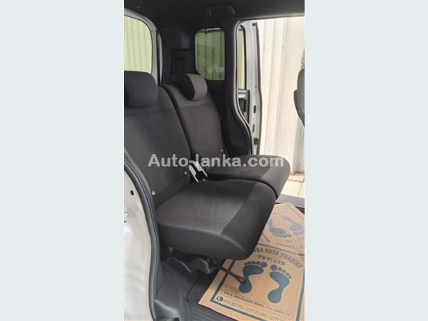Honda N BOX CUSTOM 2023 Cars For Sale in SriLanka 