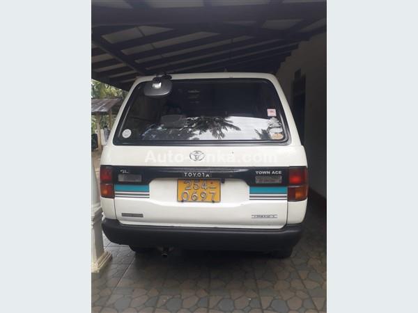 Toyota Town Ace CR27 Lotto 1995 Vans For Sale in SriLanka 