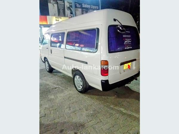 Toyota Dolpin LH 172 high roof 2002 Vans For Sale in SriLanka 
