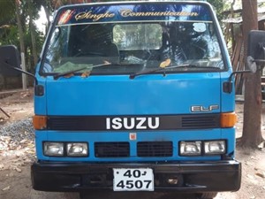 isuzu-elf-1981-trucks-for-sale-in-puttalam