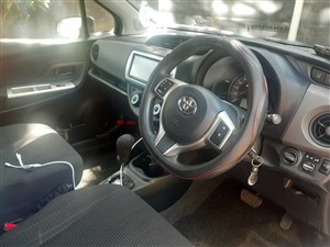 toyota-vitz-2016-cars-for-sale-in-hambantota