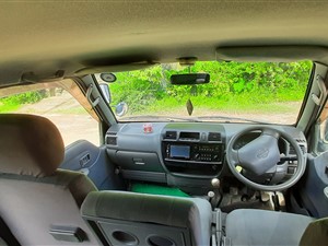 nissan-2002-2002-vans-for-sale-in-colombo
