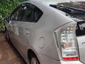 toyota-prius-2010-cars-for-sale-in-colombo