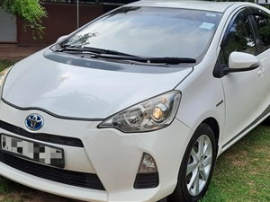 toyota-aqua-s-limited-2012-cars-for-sale-in-puttalam