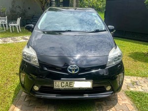 toyota-prius-g-touring-2013-cars-for-sale-in-gampaha