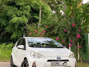 toyota-aqua-s-grade-2017-cars-for-sale-in-gampaha