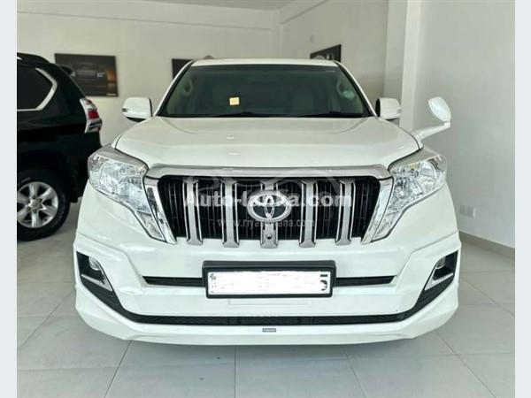 Toyota Land Cruiser Prado TX 150 TRJ 2016