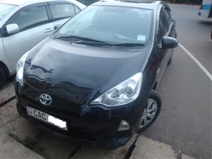 RENT A CAR- TOYOTA AQUA