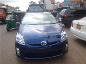 RENT A CAR - TOYOTA PRIUS