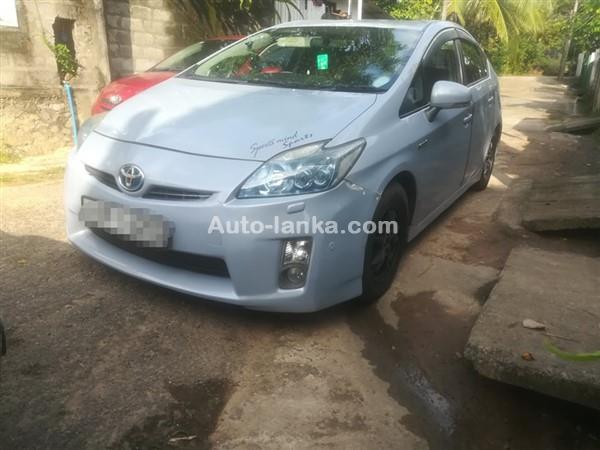 prius car for rent weekly / monthly / daily